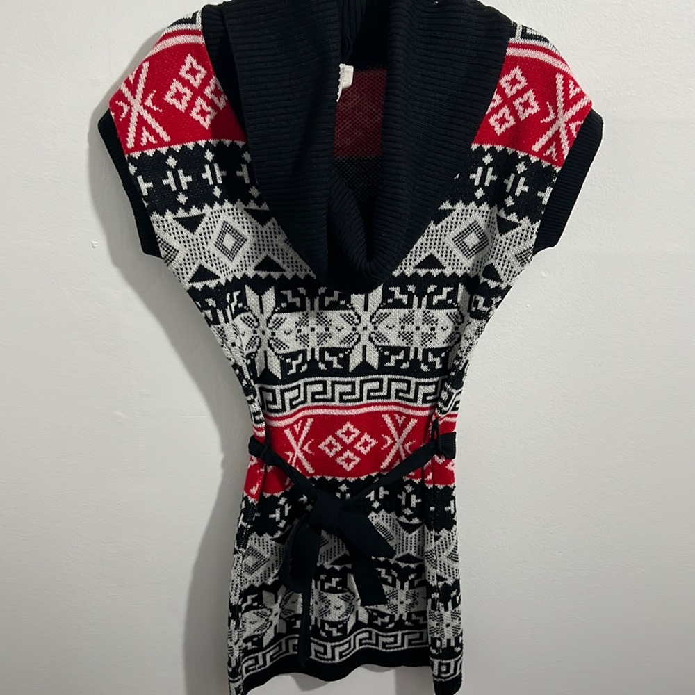 Sweater/shirt size small black white and red
